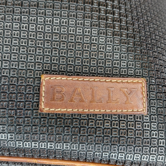Bally Tote - Picture 12 of 14